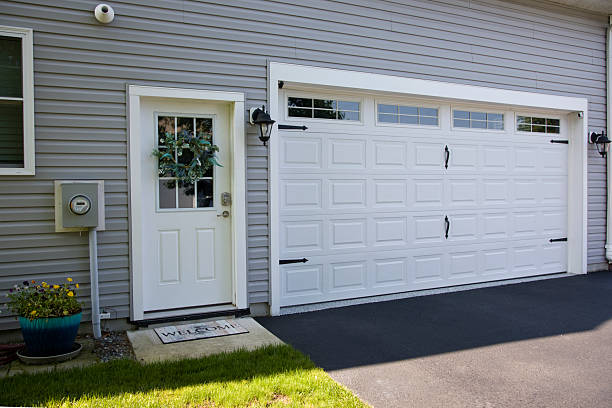 24/7 Emergency Garage Door Panel Replacement experts in Parks, AZ